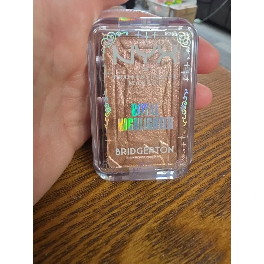 NYX Professional Makeup‎ Bridgerton Royal Highlighter